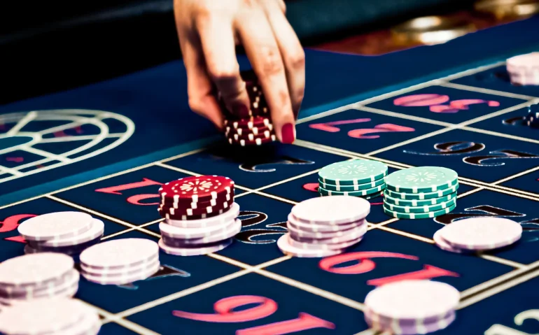What are the Benefits of Playing Sic Bo Online